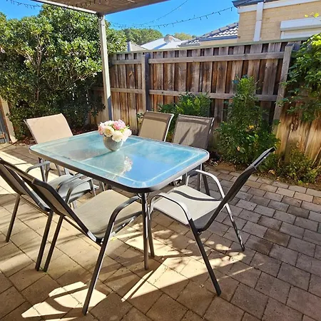 House In Ellenbrook Villa The Vines Exterior photo