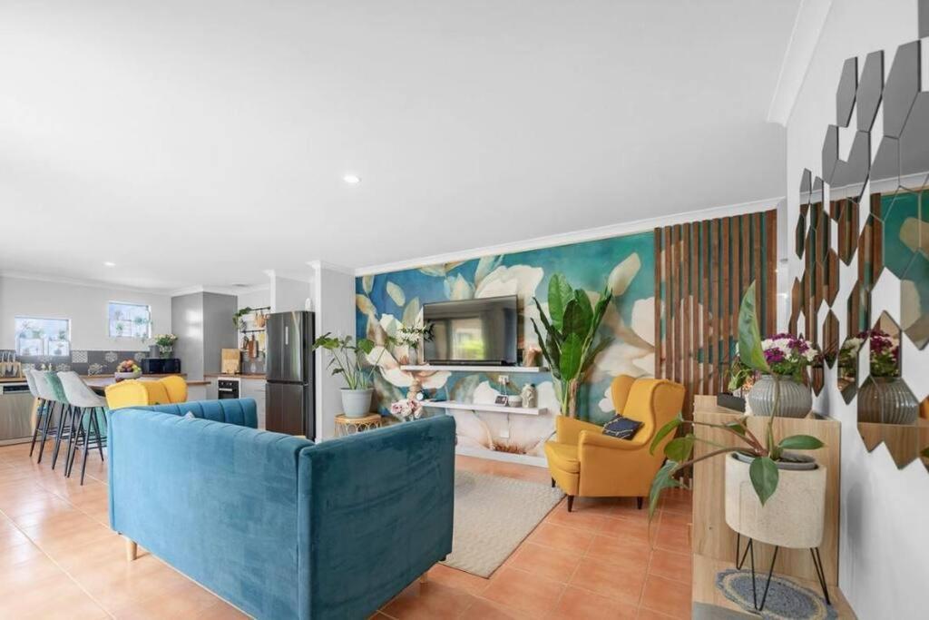 House In Ellenbrook * The Vines